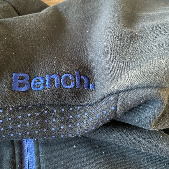 🎁3/$30 Bench Hoodie - Picture 2 of 4